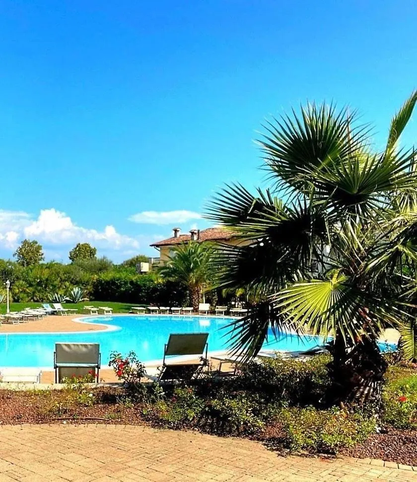Cozy Haven Apartment Sirmione Italy