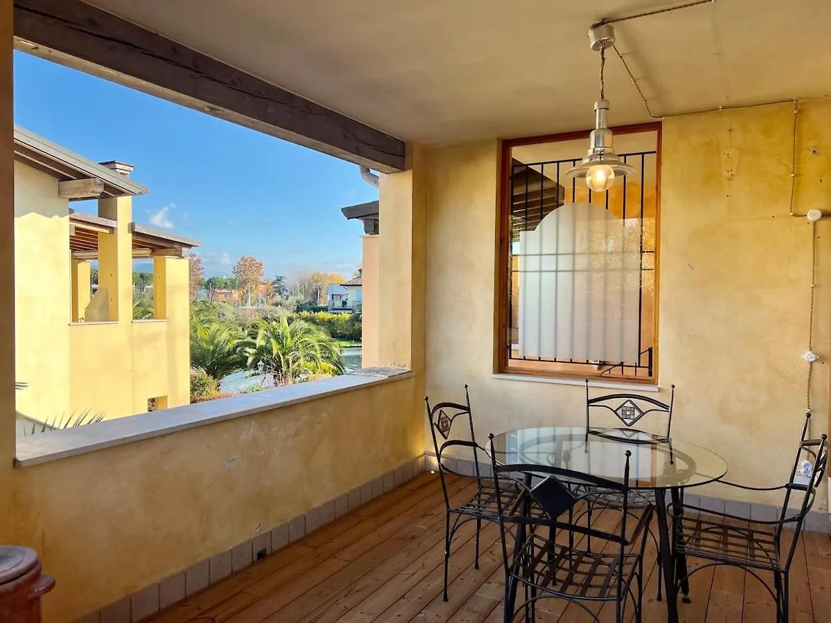 Cozy Haven Apartment Sirmione Italy